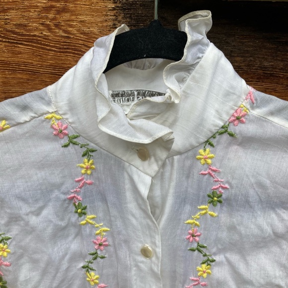 Alice Stuart Embroidered Button-Up Ruffly Top - Picture 3 of 13